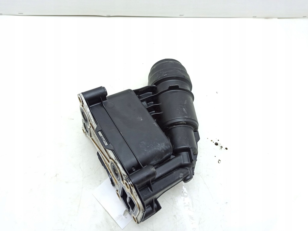 фото №8, Bmw 5 gt f07 2011 кронштейн / кронштейн фильтра масла 8512435