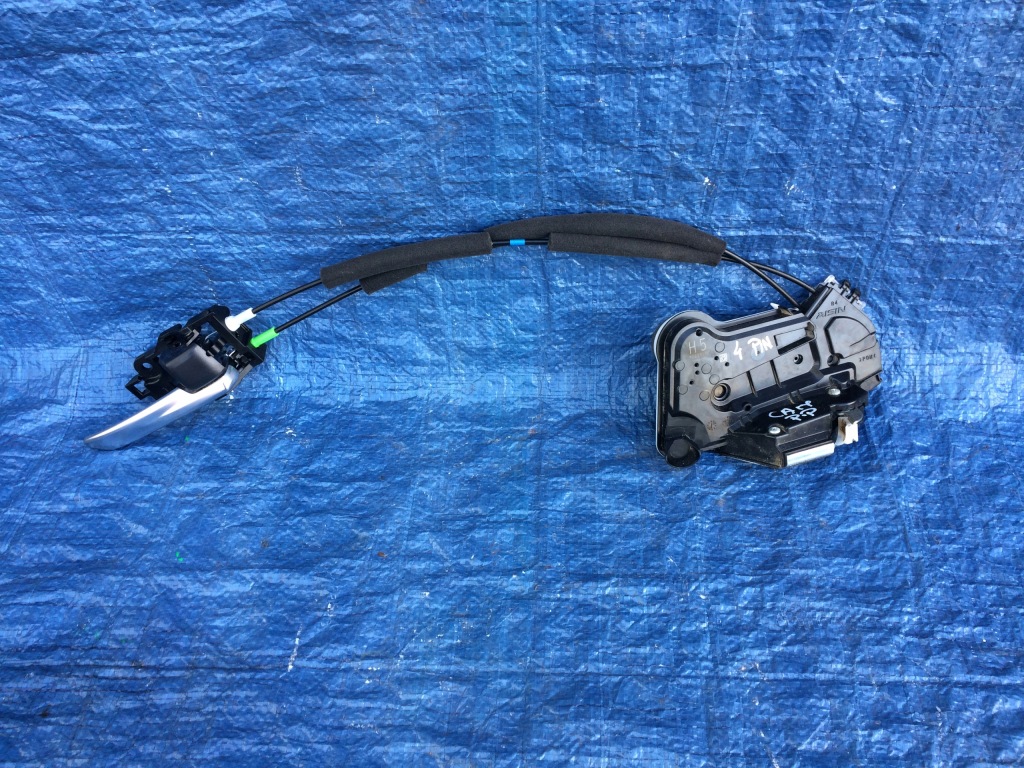 фото №1, Toyota camry viii xv70 замок дверь правый перед 90219192