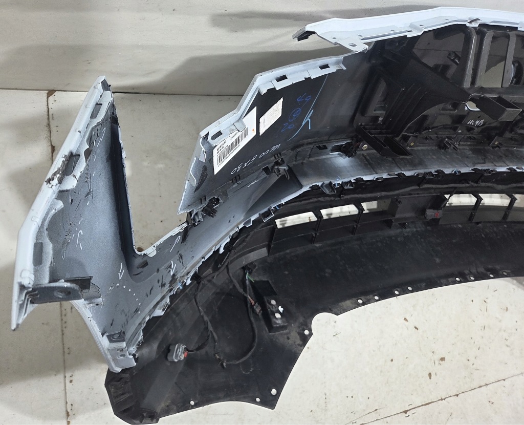 Volvo ex30 ex 30 23- бампер передні  передній volvo ex 30 + електропроводка pdc Оригінал