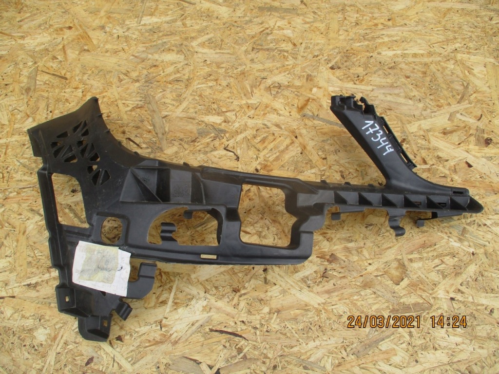 фото №1, Mercedes w204 напрямна бампера правий перед