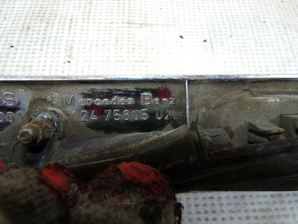 фото №13, Молдинг накладка крышки багажника mercedes w124