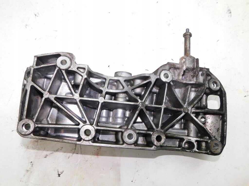 Bmw x5 f15 x6 f16 m50d 3.0 15r кронштейн генератора с Разборки