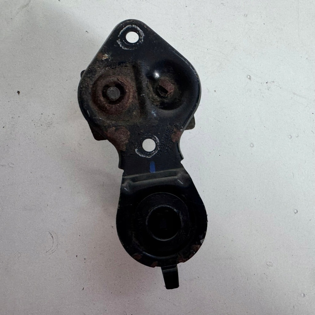 Засов замка отбойник капот mercedes klasa e w211 рестайлинг  оригинальный номер оригинал a2118800360 с Разборки