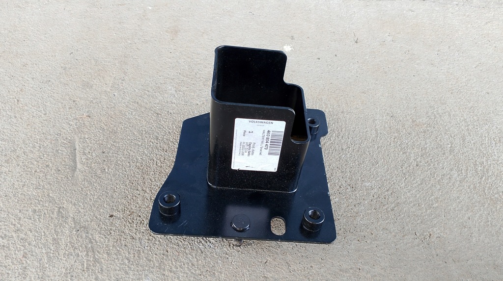 фото №1, Audi a6 c8 отбойник кронштейн правая зона деформации балка задняя