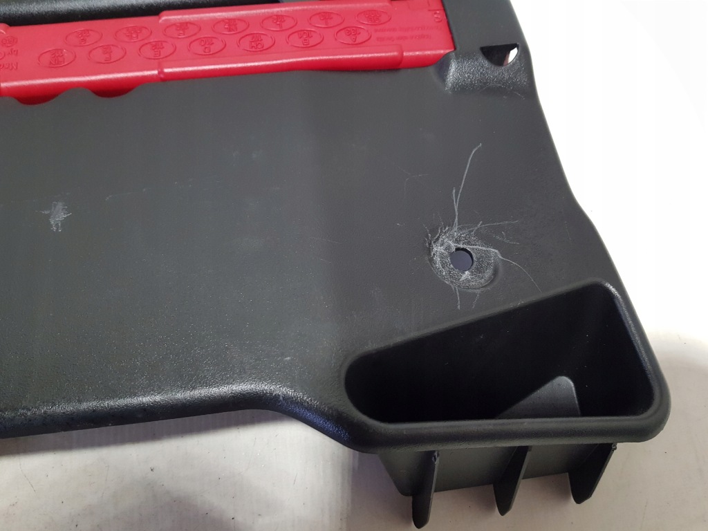 фото №4, Mercedes slk w171 r171 защита накладка кронштейн крышки багажника треугольник