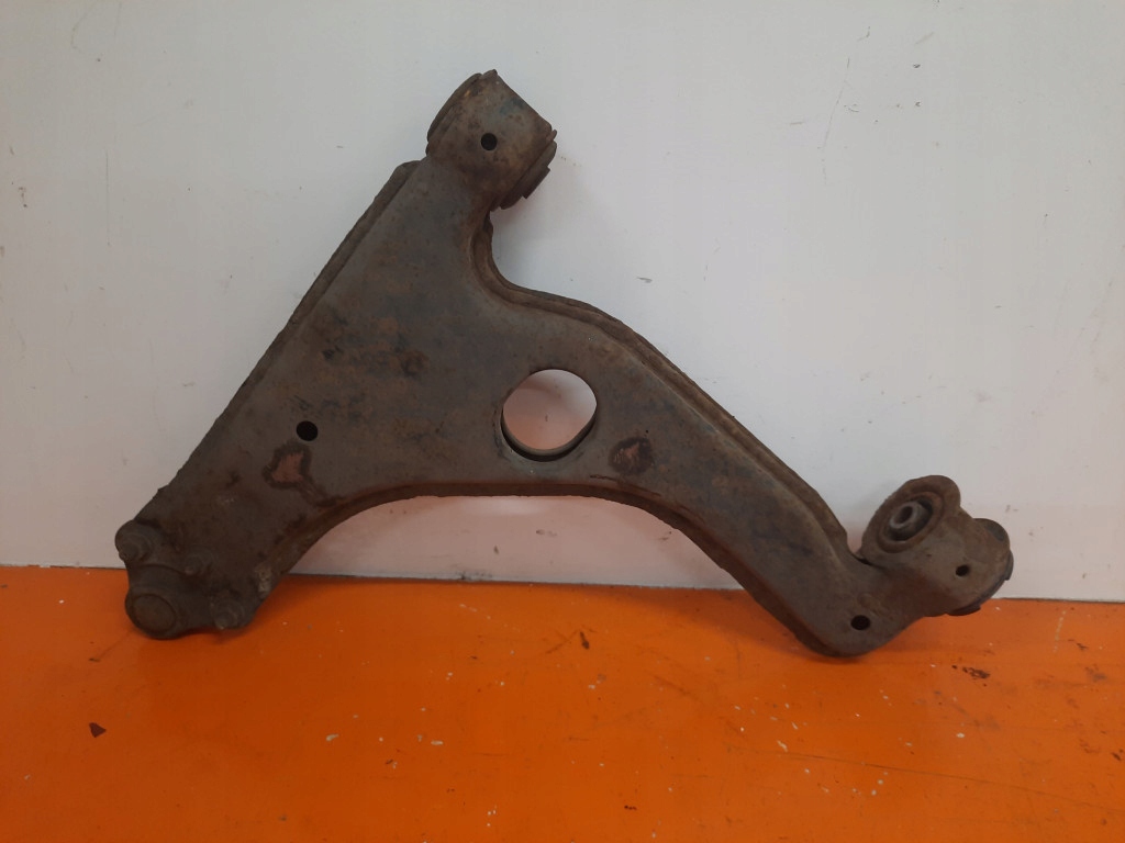 Opel astra 3 3 04-07 рычаг перед правая  передний z17dth в Украине