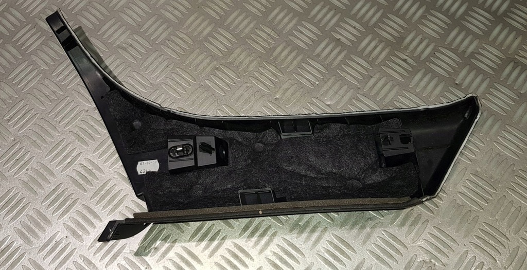 фото №8, Jaguar xf x260 kombi sb захист ліва задня обшивка стійка c заднього alcantara