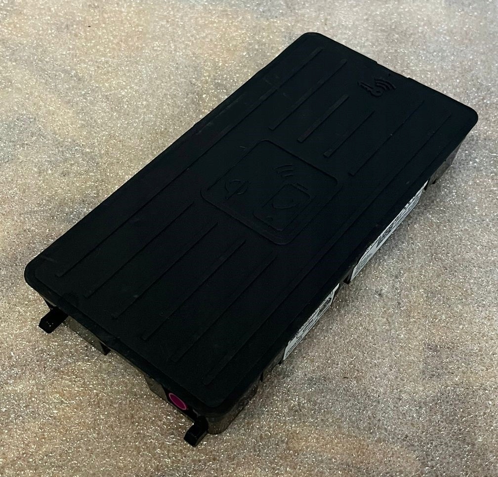 фото №1, Зарядное устройство индукционная audi 4k0035502b