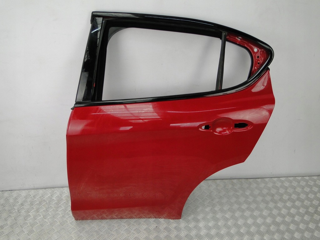фото №2, Дверь левая задние alfa romeo stelvio