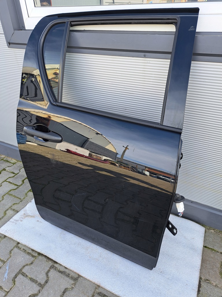 фото №1, Toyota hilux дверь правый задняя оригинал
