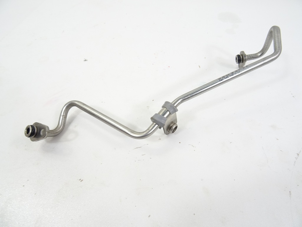 фото №1, Vw t-roc lift шланг трубка масляна 04c145140c 1.0 tsi 2021