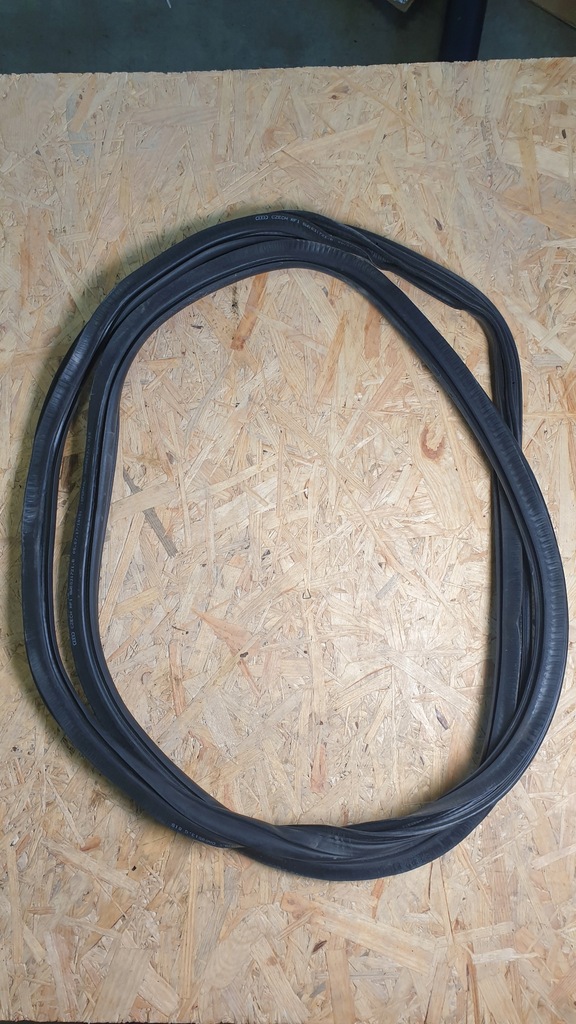 фото №1, Прокладка двері задня права ліва sedan audi a4 b9