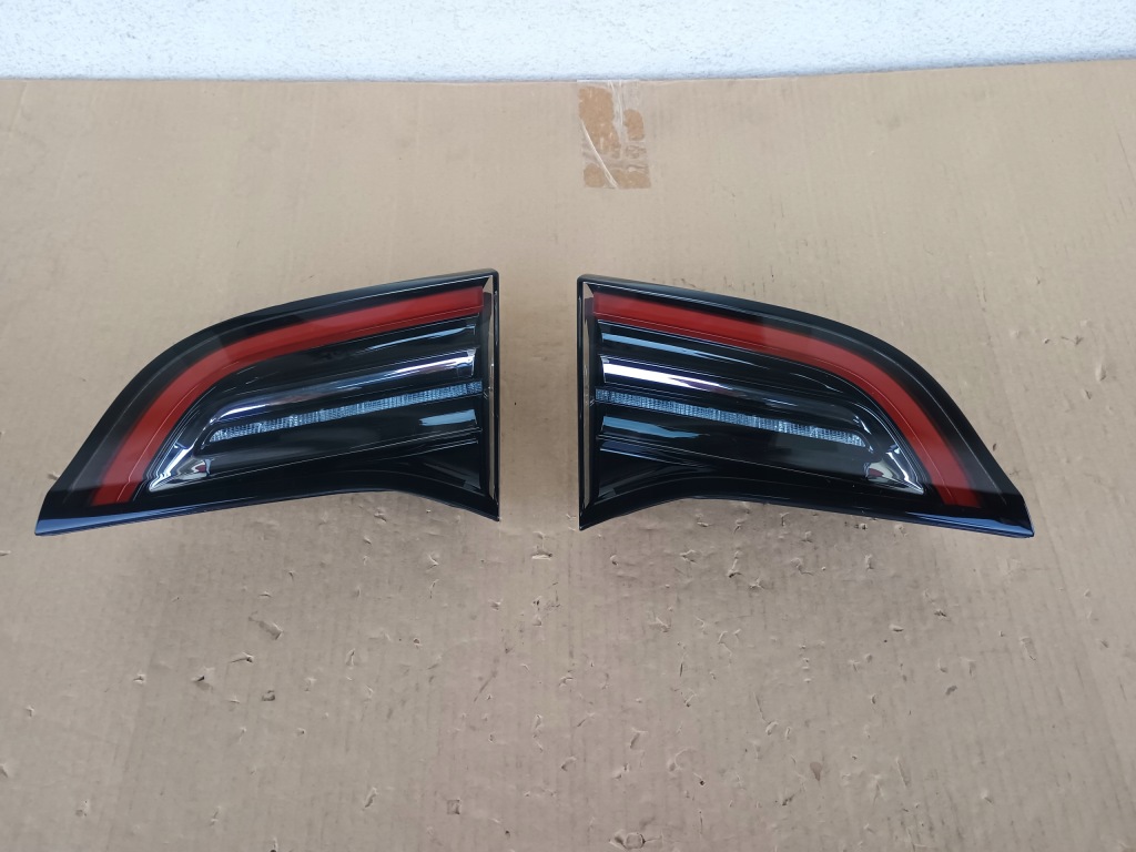 Фара задний задняя левая правый  tesla 3 3 led рестайлинг  оригинал Оригинал