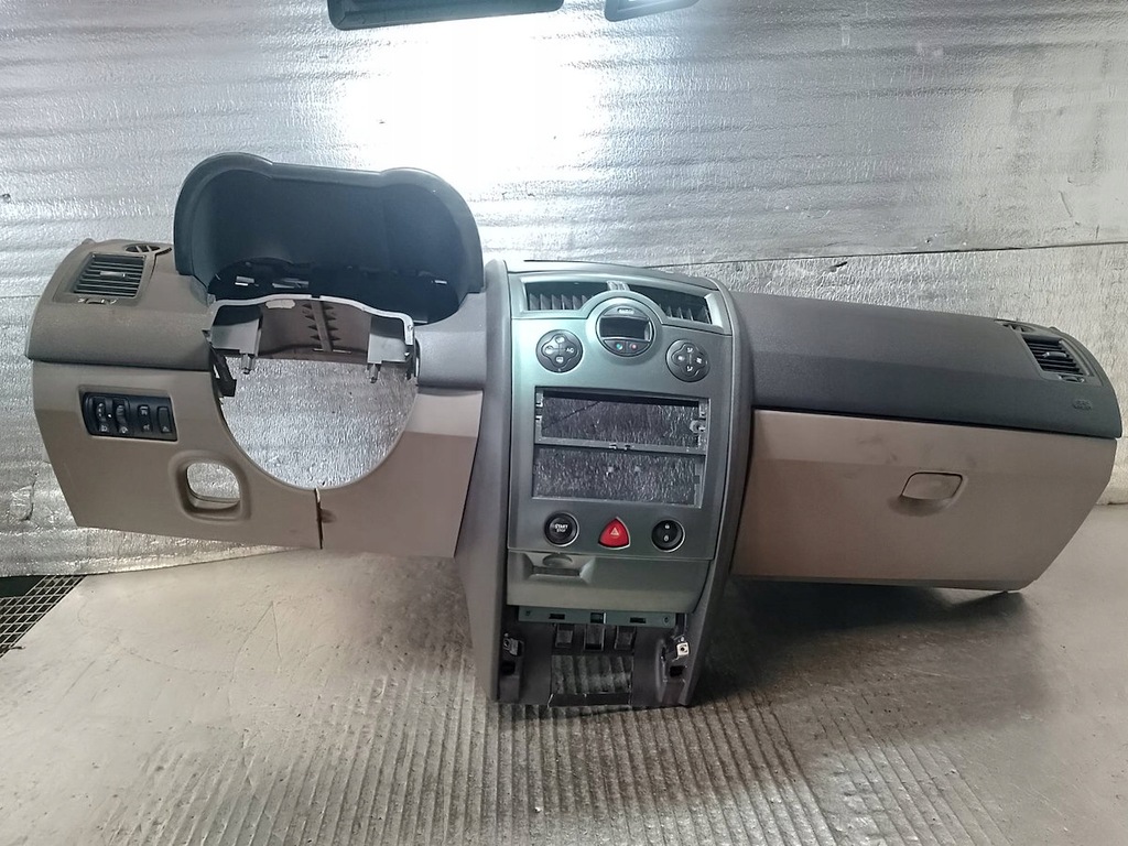 фото №10, Панель приладів приладова, консоль подушки безпеки ремені renault megane ii 02-09