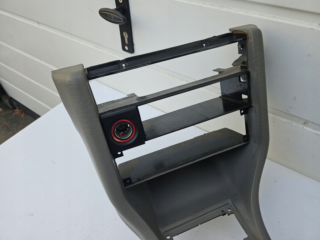 фото №9, Туннель средний консоль средняя audi v8 d11 светлая механическая коробка передач