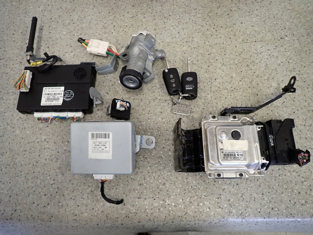 фото №1, Kia venga 1.4 09- набор стартовый бортовой компьютер