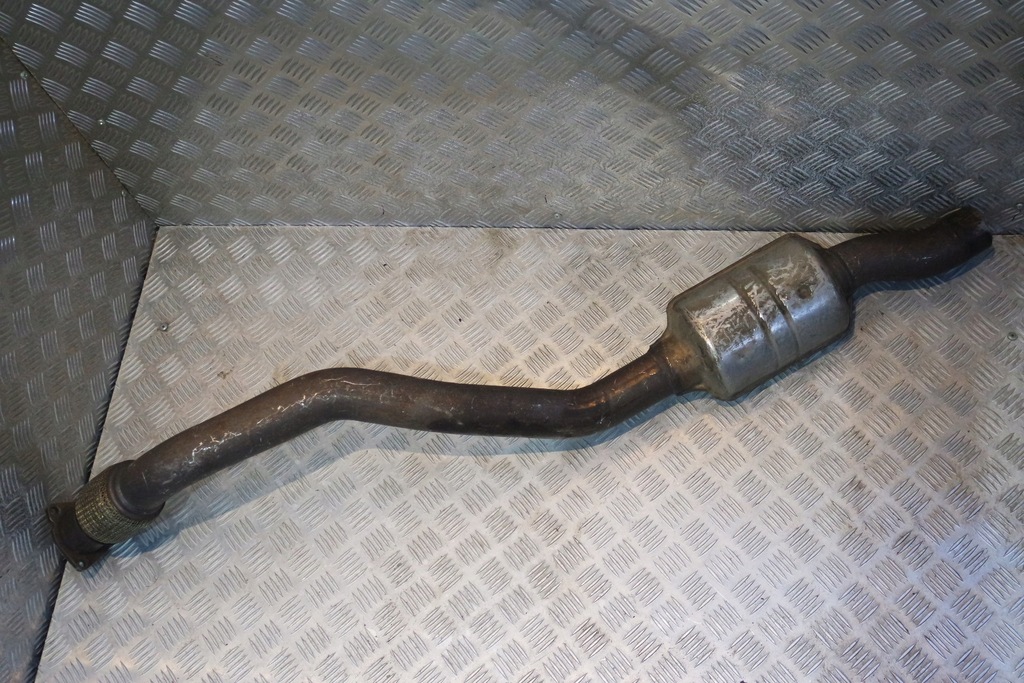 фото №1, Левая труба выхлопная audi rs6 4g 8k0253211c