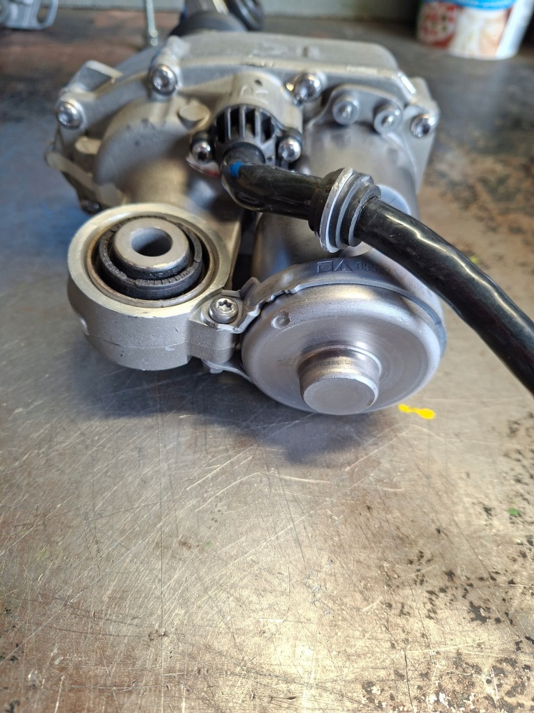 Купить Привод поворота mercedes amg 2324608000 новый