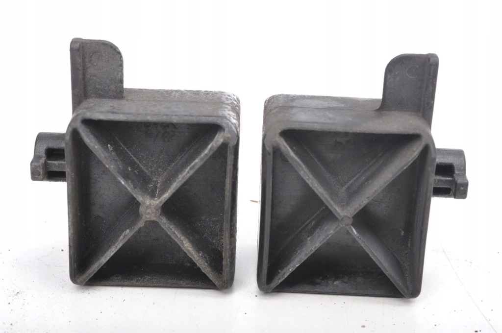 фото №1, Volvo s60 ii v60 кронштейн радіатора комплект