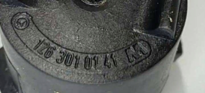 Mercedes-benz w123 w126 кронштейн пластик педали газа с Разборки