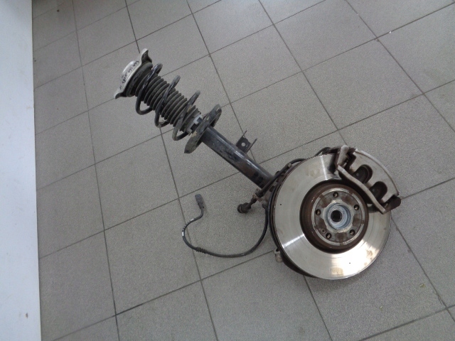 фото №1, Mcperson поворотний кулак права mercedes eqa 250 w243 2021 rok