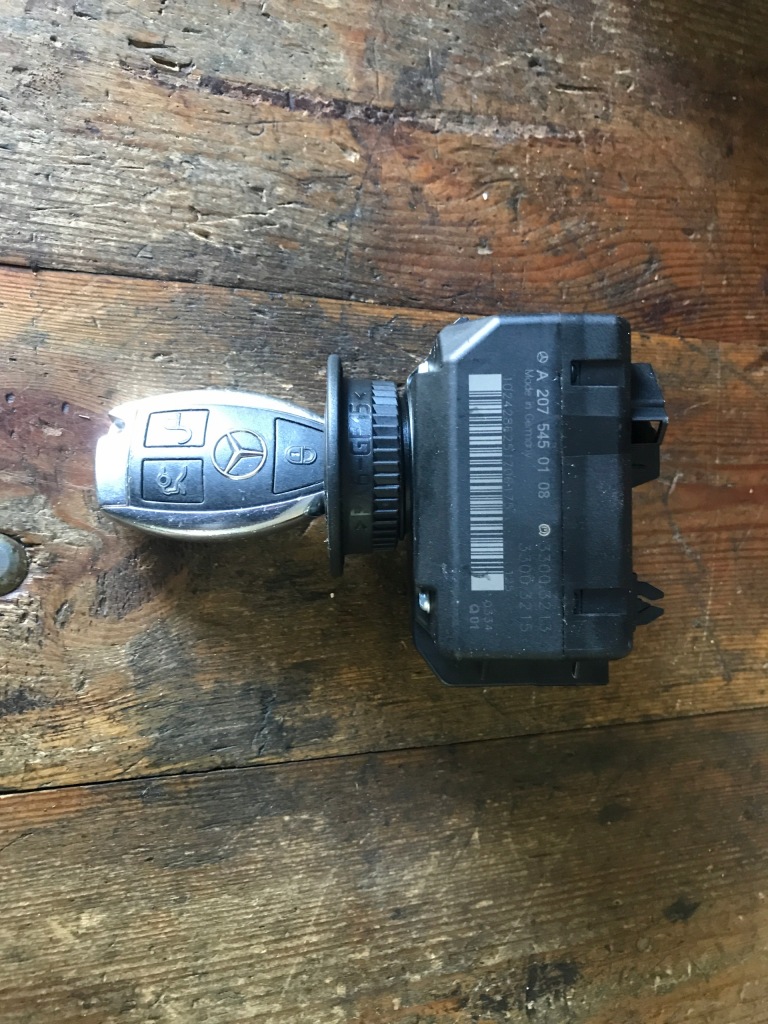 фото №1, Mercedes 204 207 замок запалювання a 2075450108