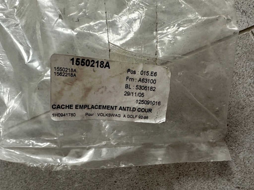 фото №5, Заглушка противотуманной фары правая vw golf iii vento