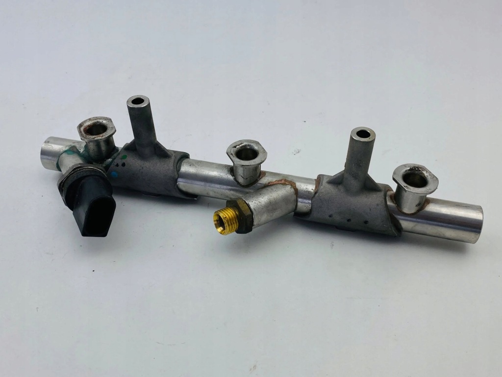 фото №1, 2017 audi q7 4m распределитель топлива 06e130089af