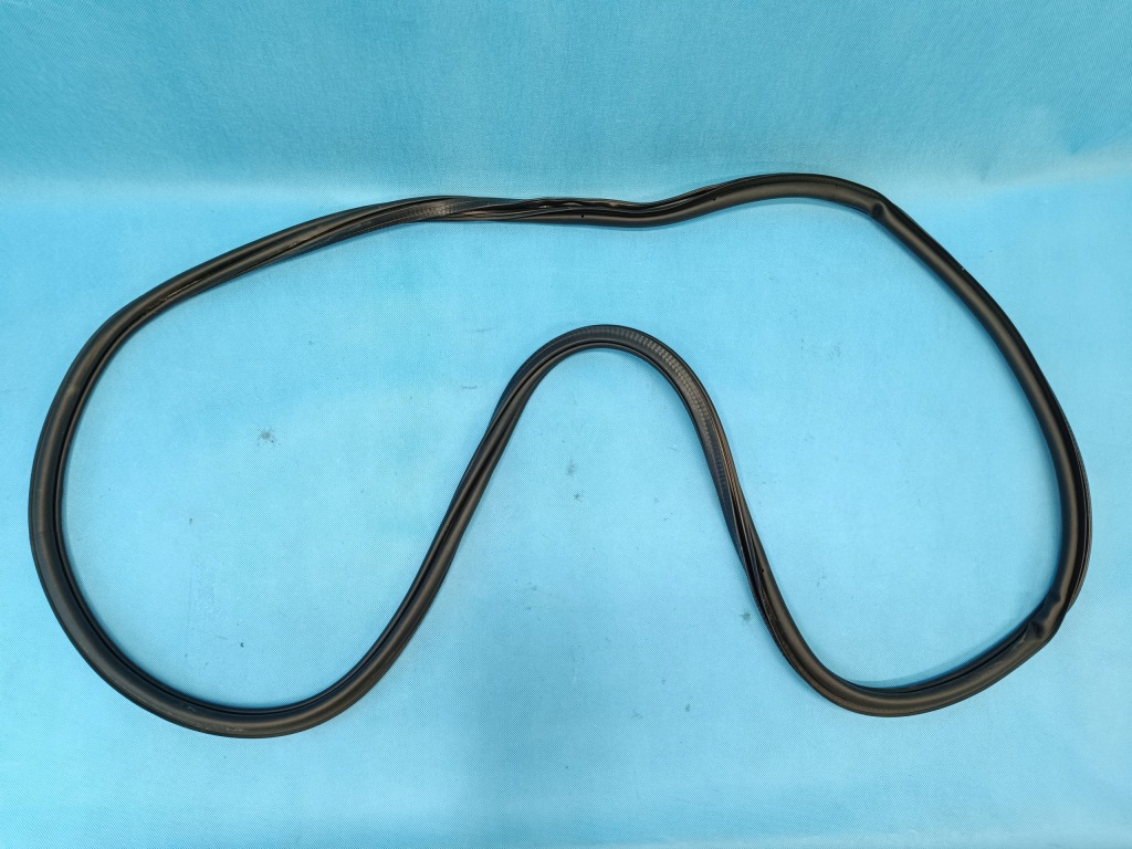 Купить Vw t-roc рестайлинг  1.5 tsi 110kw 2025 r прокладка дверь правый перед 2ga867912b