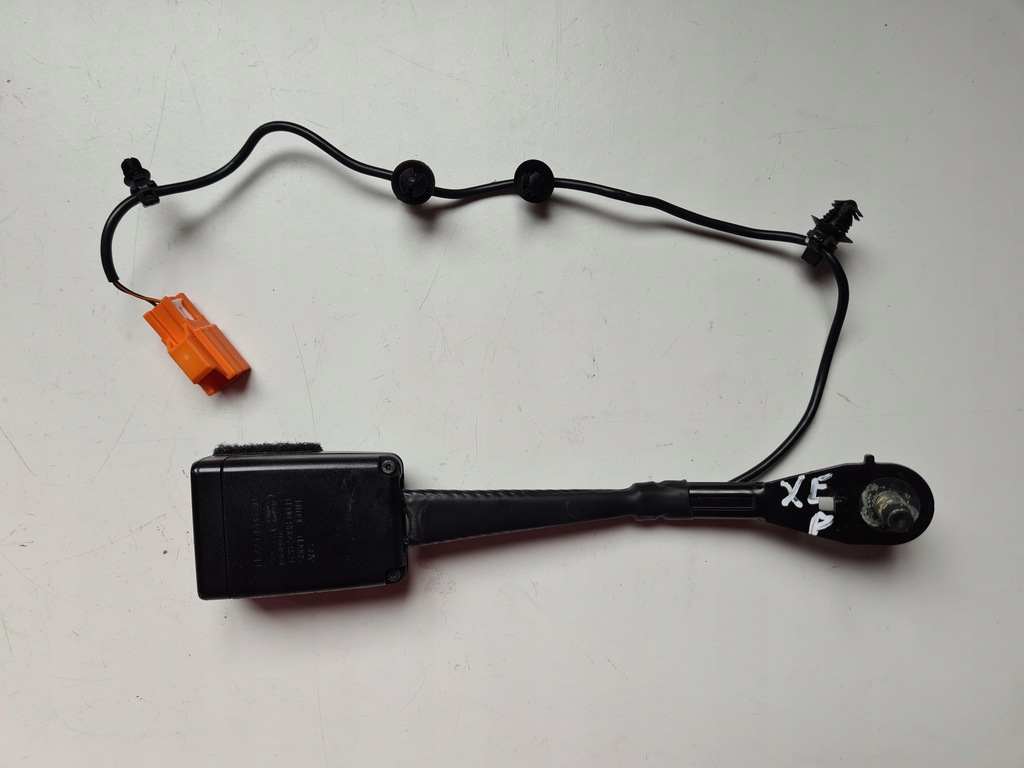 фото №1, Замок клипса поперечина правая jaguar xe x760 15-