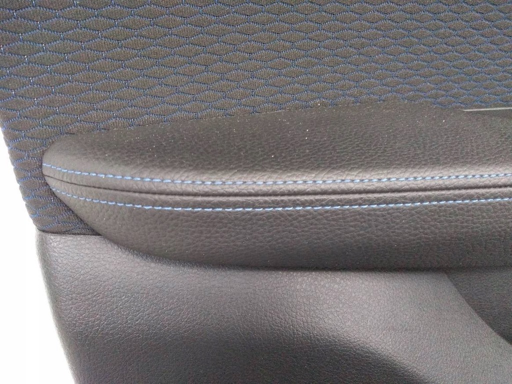 фото №7, Оббивка обшивки двері poświetlane bmw 2 f46