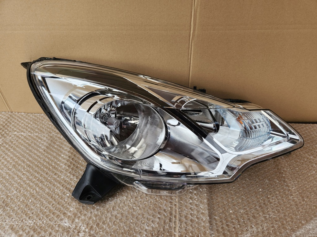 фото №1, Citroen c3 ii lift ds3 лампа правая 10-16 nowa оригинальная