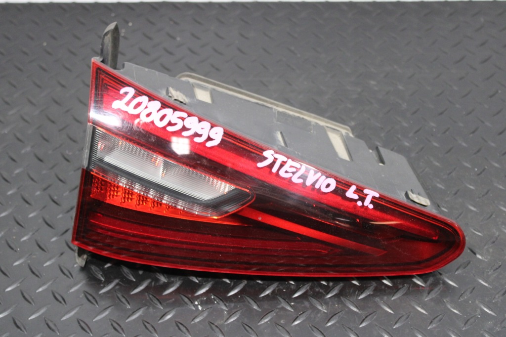 фото №1, Лампа крышки левый задняя alfa romeo stelvio q4 20805999