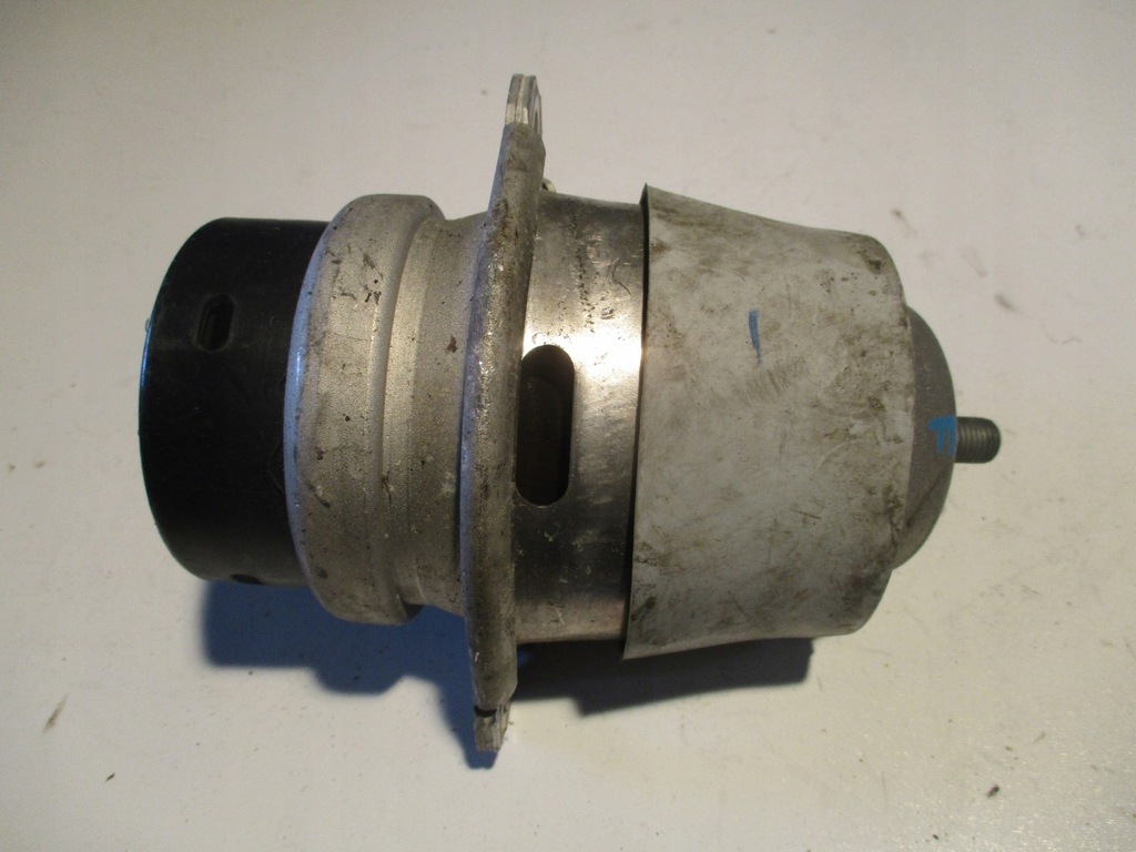 фото №1, Кронштейн подушка кронштейн двигуна 7l8199131f