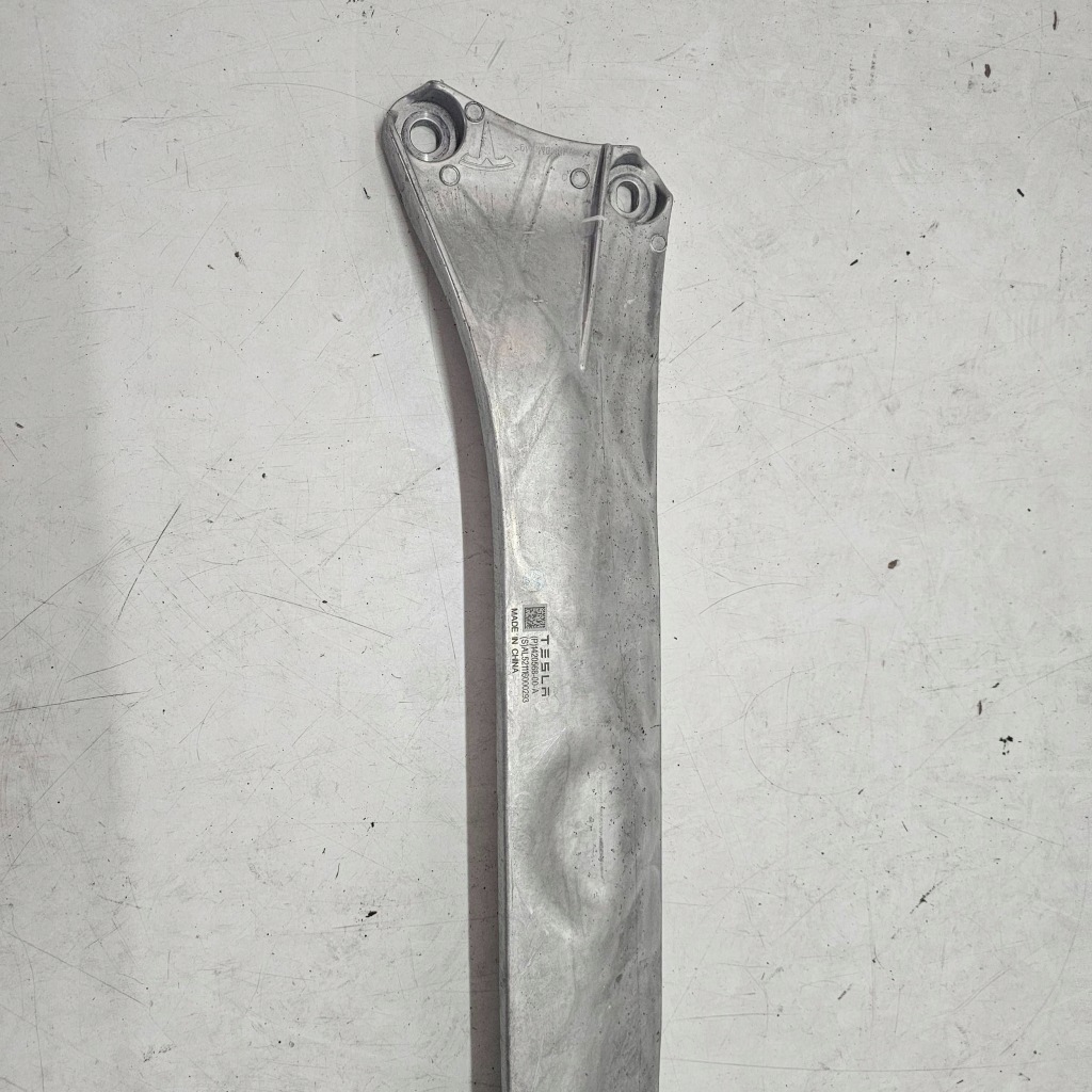 Кронштейн кронштейн верхний tesla model s plaid 2022r 1420568-00-a Доставка