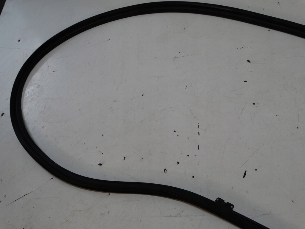 фото №6, Прокладка крышки багажника kia carens iv 15r.