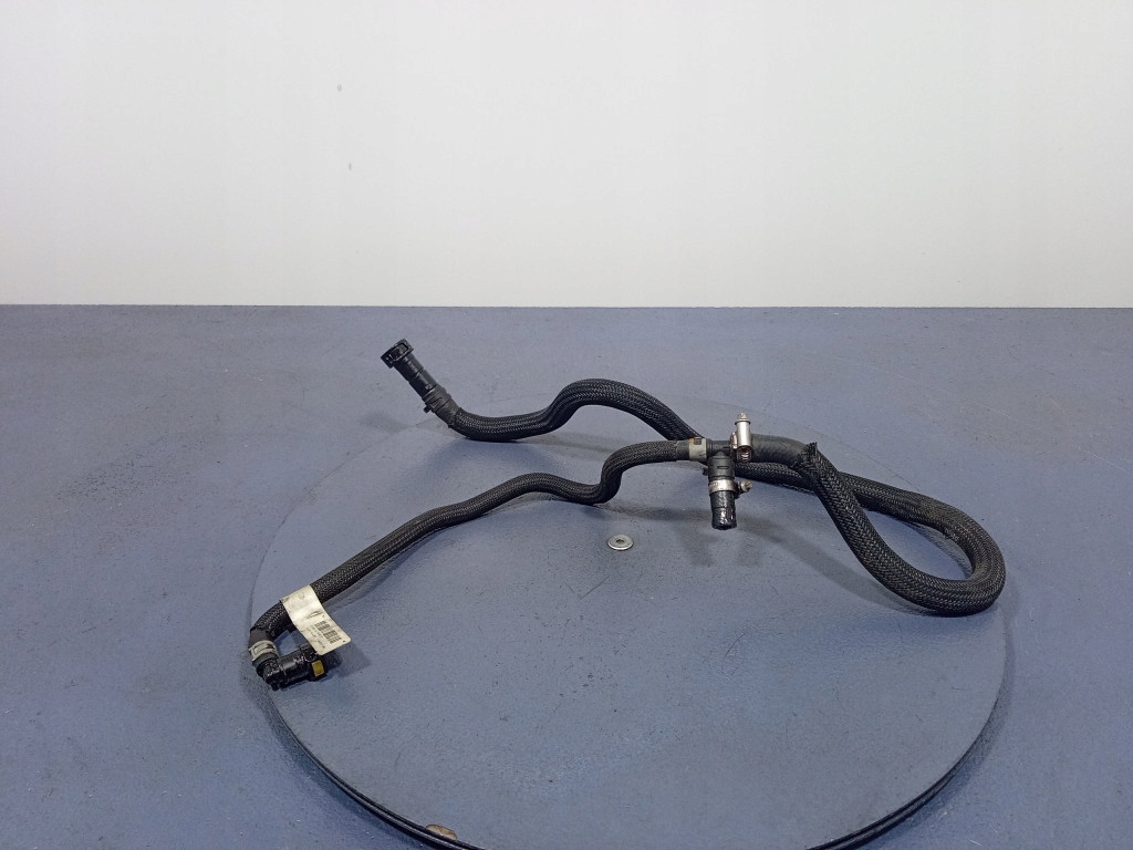 Купити Bmw 6 f13 640d 3.0d патрубок трубка шланг пального 7823401