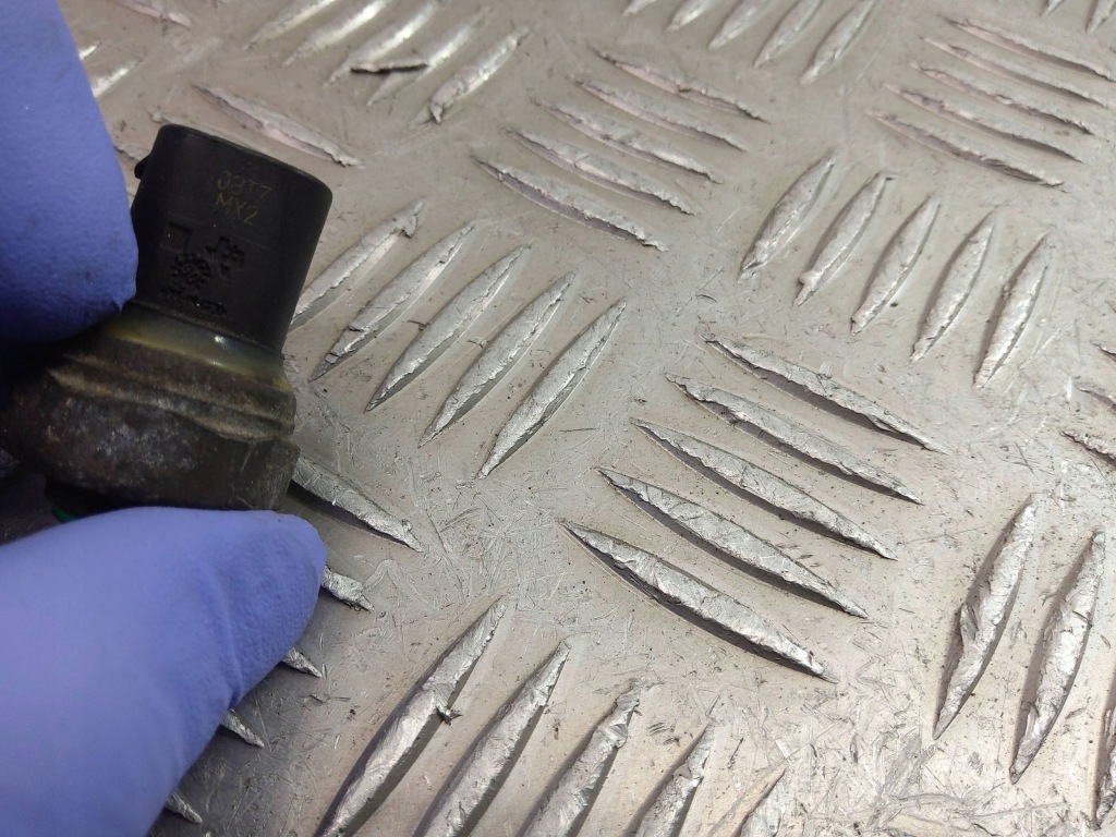 фото №9, Bmw 3 e90 e91 2006 датчик тиску кондиціонера a/c