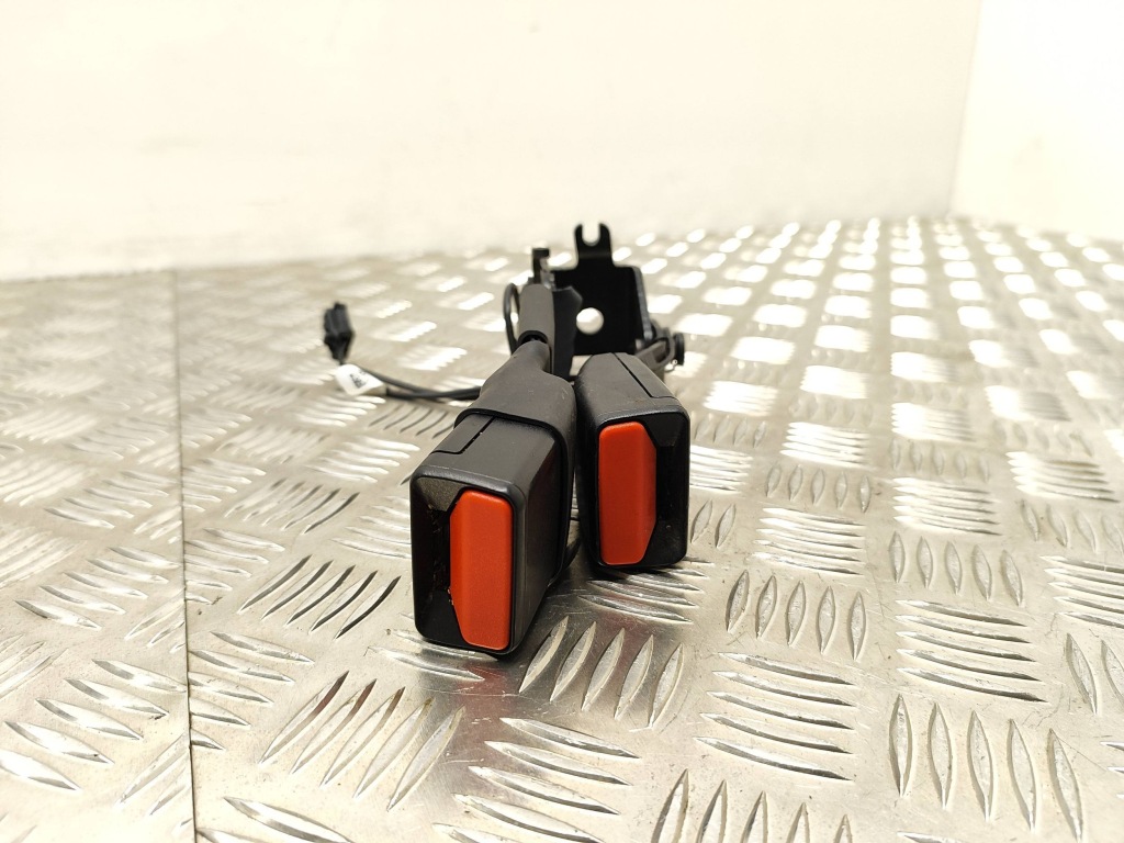 Пряжка поперечина среднего citroen ds7 crossback 6358975 Недорого