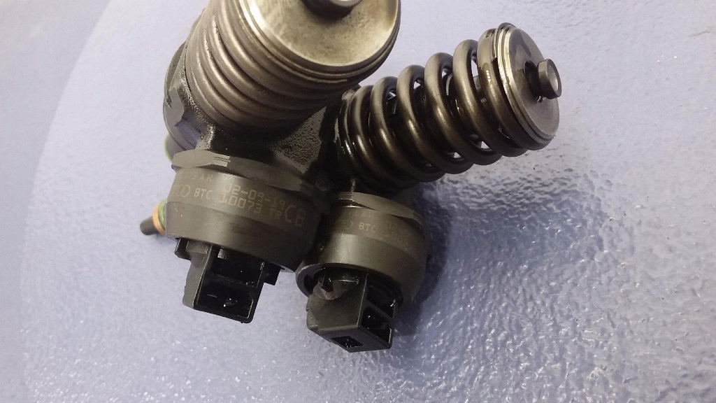 фото №5, Audi a4 b6 1.9 tdi форсунка насос-форсунка 038130073ar