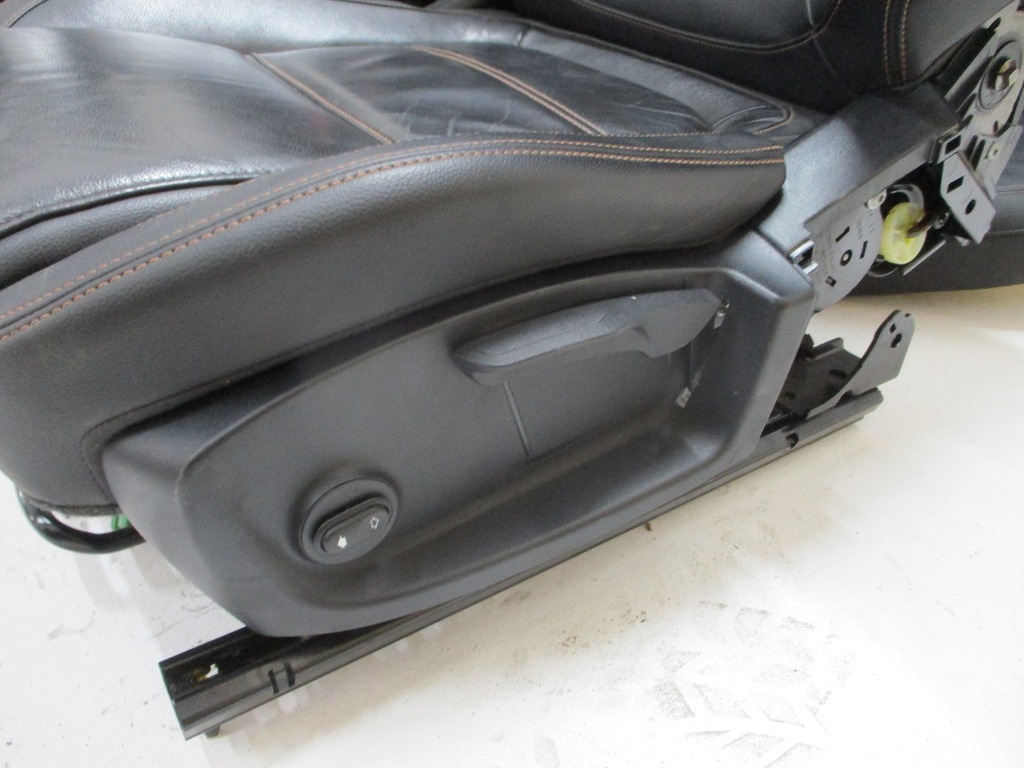 фото №12, Сиденья обивка кожа jaguar xe 16r sedan