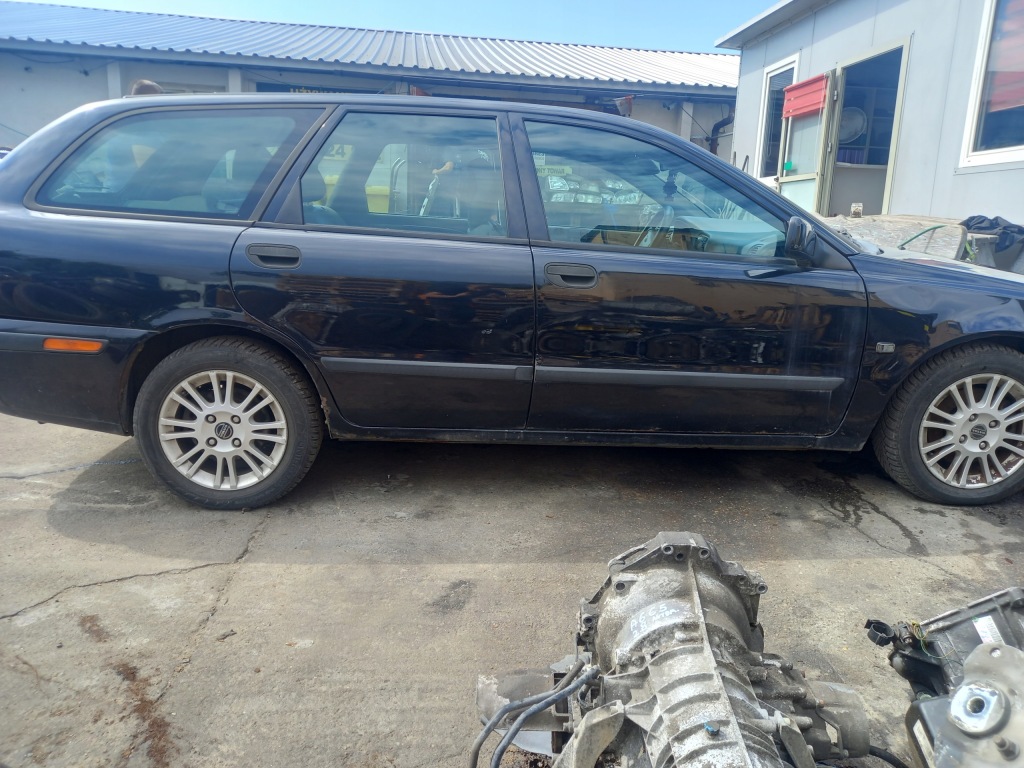 фото №8, Volvo v40 i lift лампа правый задняя правая задняя