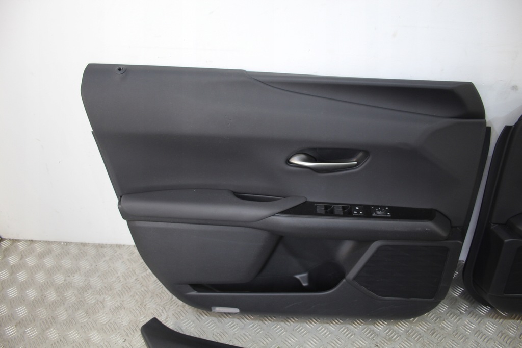 фото №14, Сиденья салон полукожа lexus ux 250h ux250h