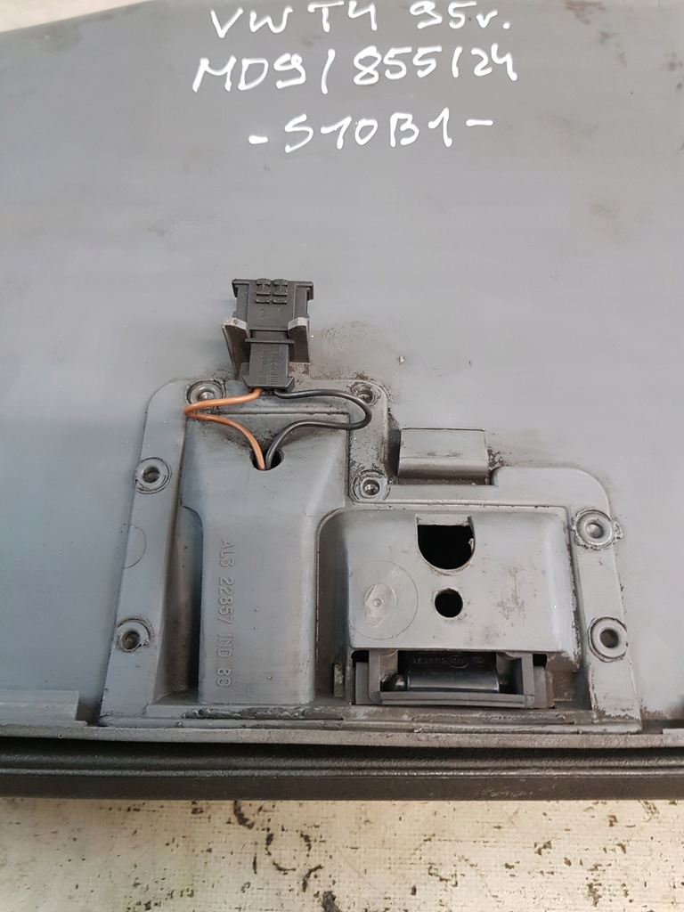 фото №7, Vw transporter t4 90-03 бардачок пасажира 701857095