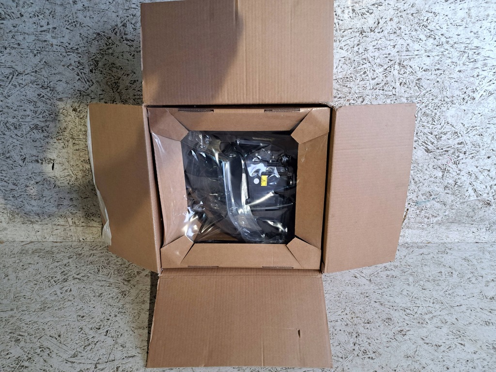 фото №9, Maserati quattroporte gts лампа левый перед nowa оригинальный номер