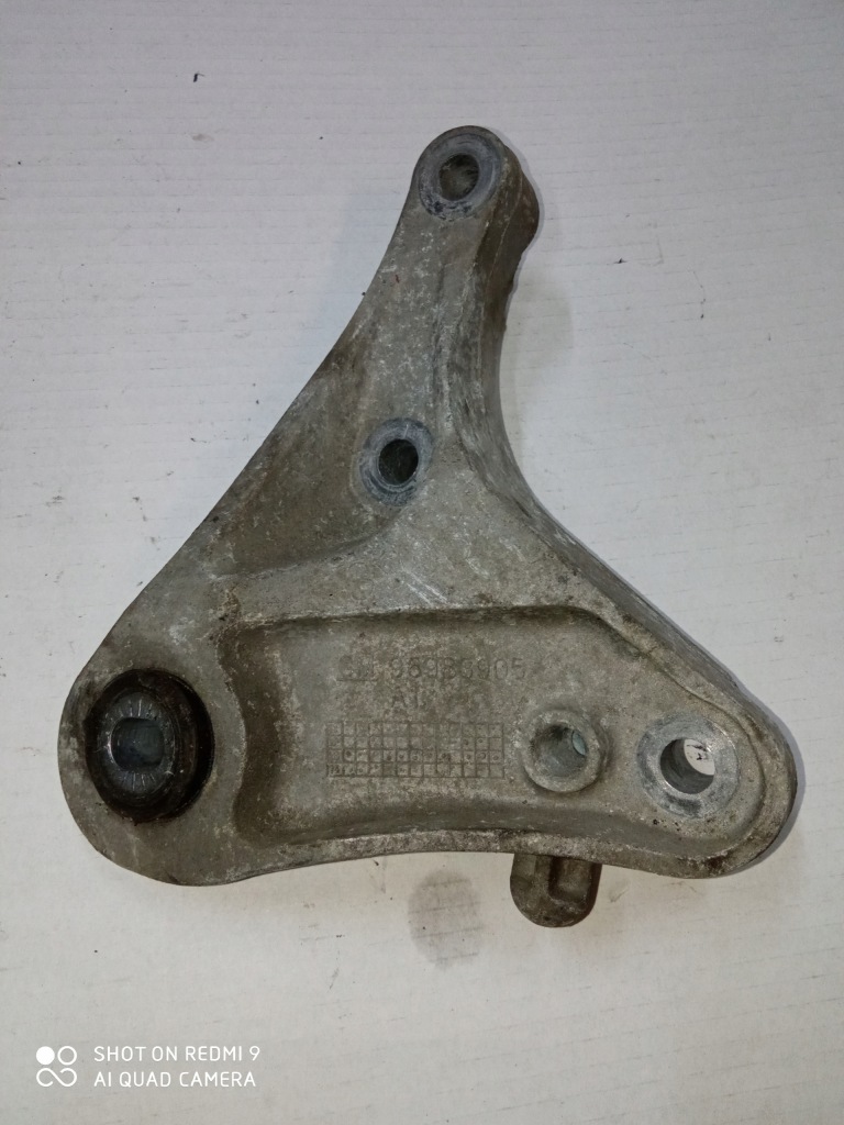 фото №1, Opel mokka кронштейн кронштейн коробки 96983905