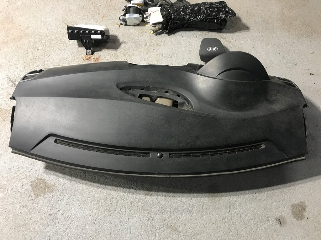 фото №8, Приборная панель консоль подушка ремни hyundai i20