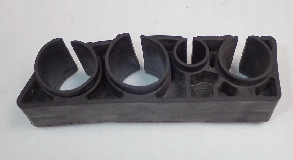 фото №1, Кронштейн трубопровод audi q7 4l 7l0820757