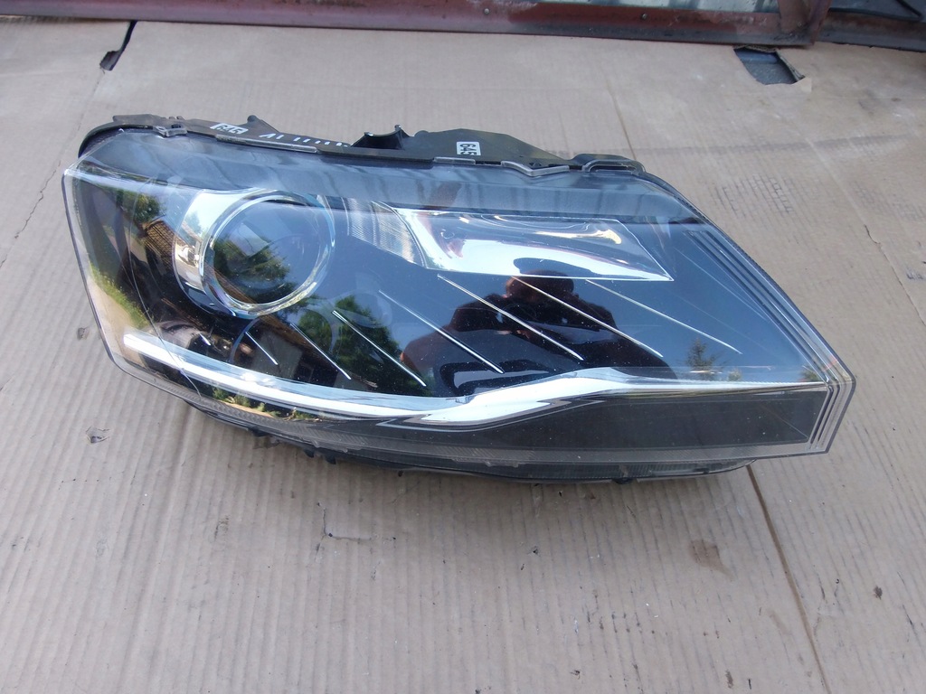 фото №1, Лампа правый перед 5jb941016c skoda rapid