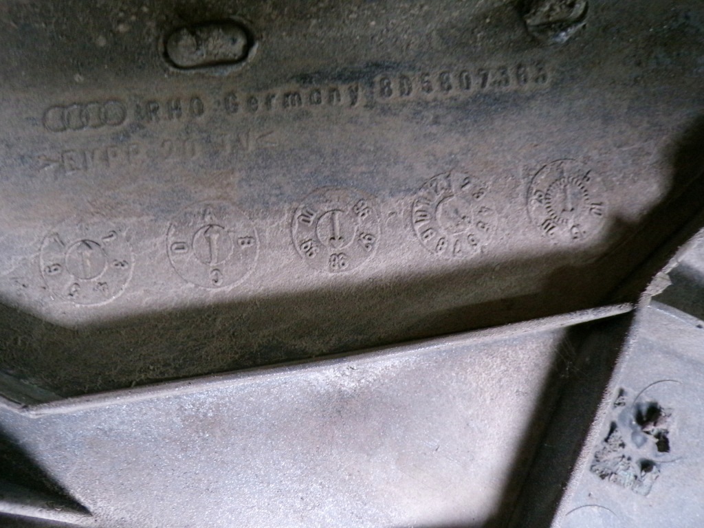 фото №16, Audi a4 b5 бампер задняя sedan 8d5807363